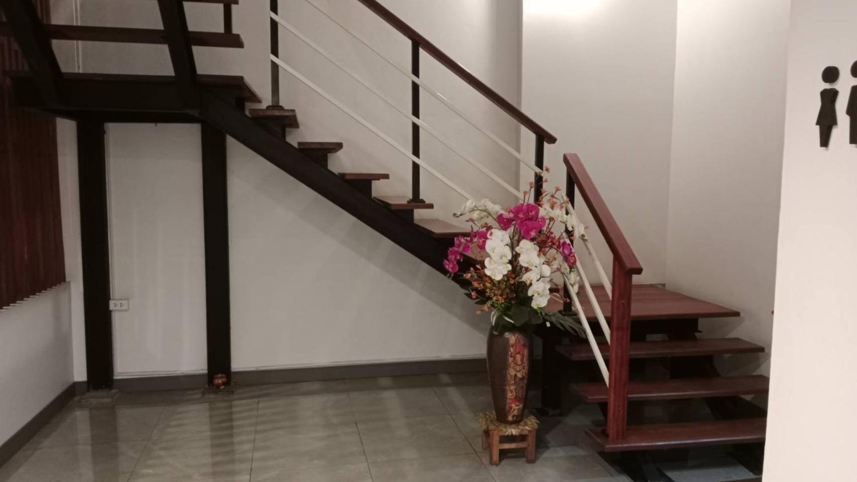Montana Court Pattaya Apartment Ngoại thất bức ảnh