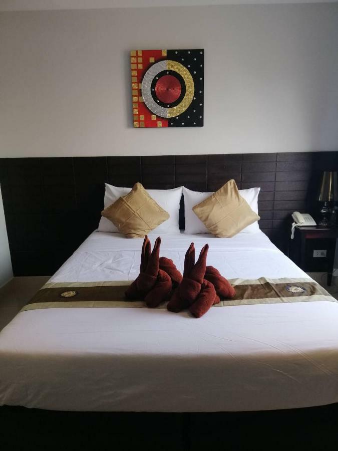 Montana Court Pattaya Apartment Ngoại thất bức ảnh