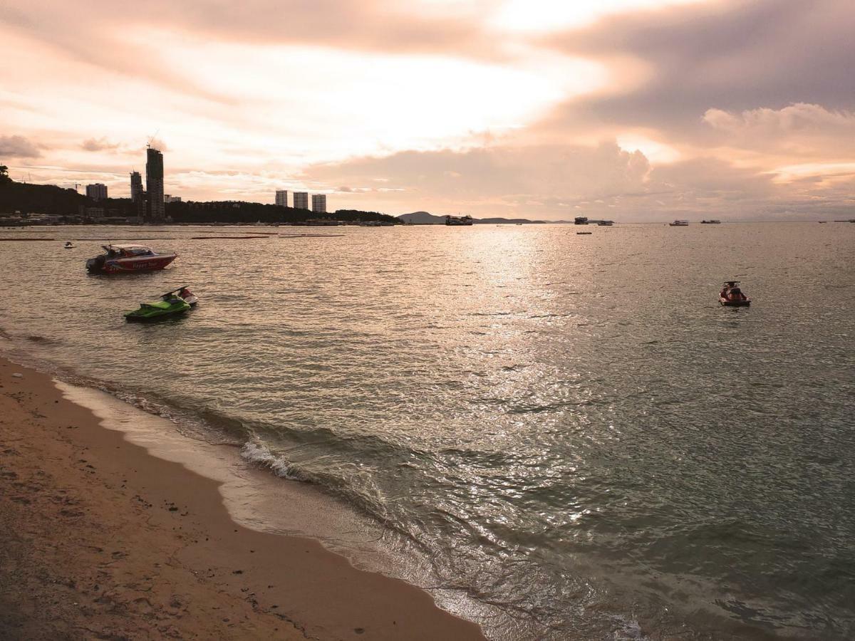 Montana Court Pattaya Apartment Ngoại thất bức ảnh